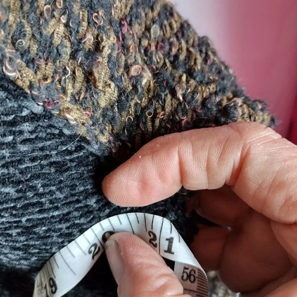 Handmade knit sweater - Picture 4 of 5